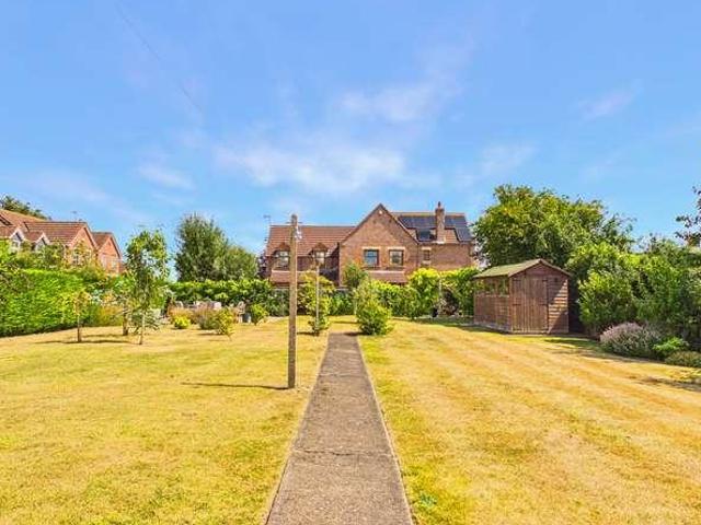 2 bed house for sale