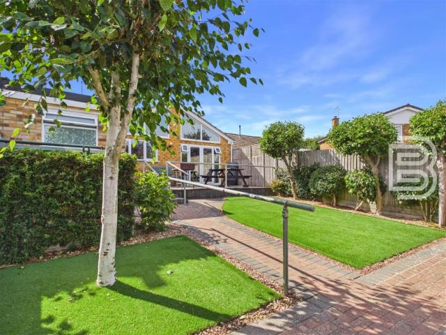 2 bed house for sale