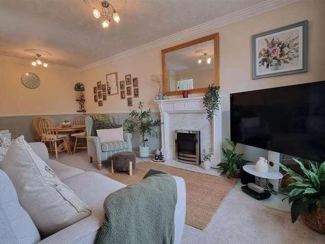 2 bed house for sale