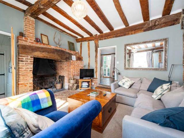 2 bed house for sale