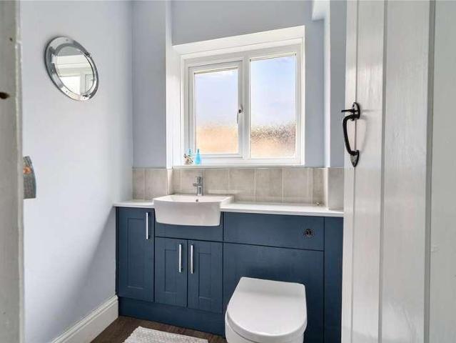 2 bed house for sale