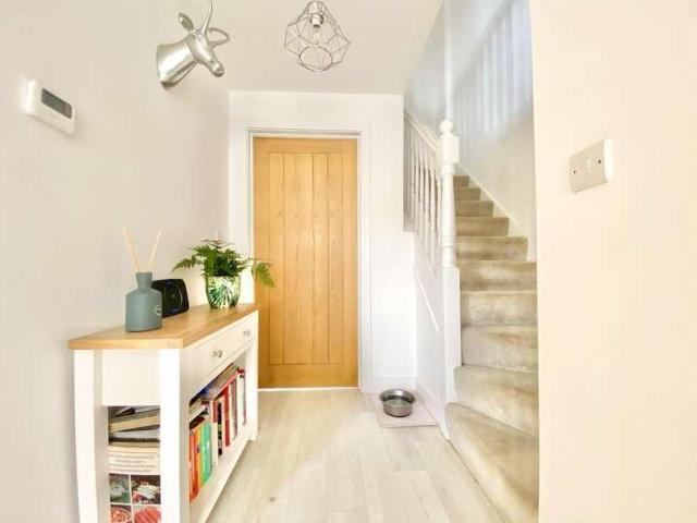 2 bed house for sale