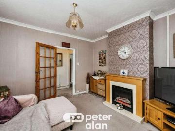 2 bed house for sale