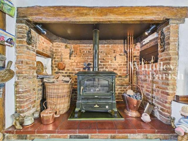 2 bed house for sale