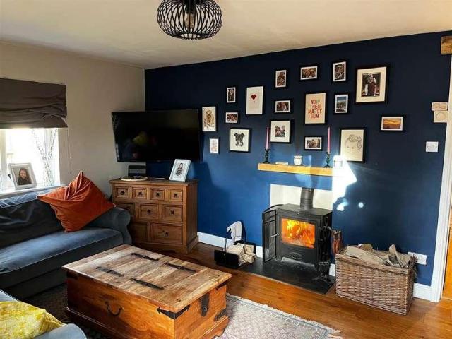 2 bed house for sale