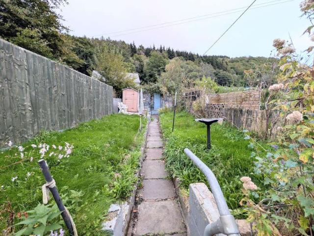 2 bed house for sale