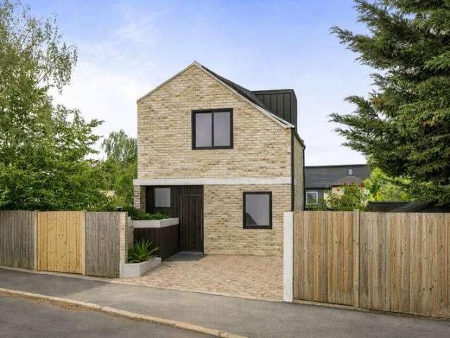 2 bed house for sale