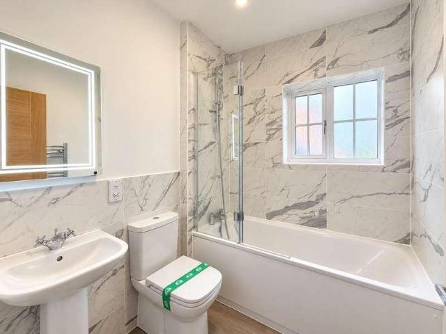 2 bed house for sale