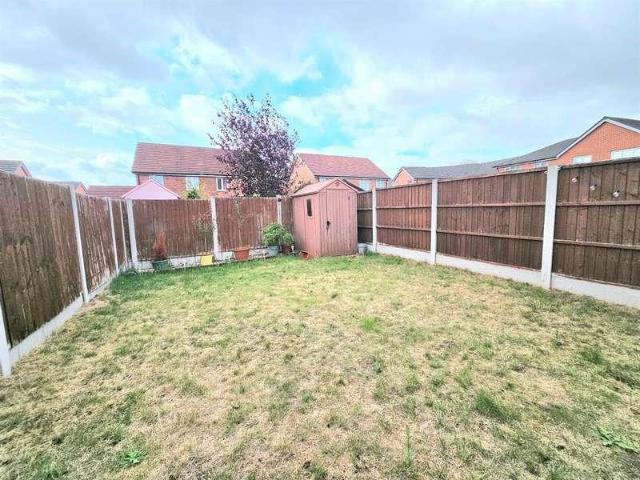 2 bed house for sale