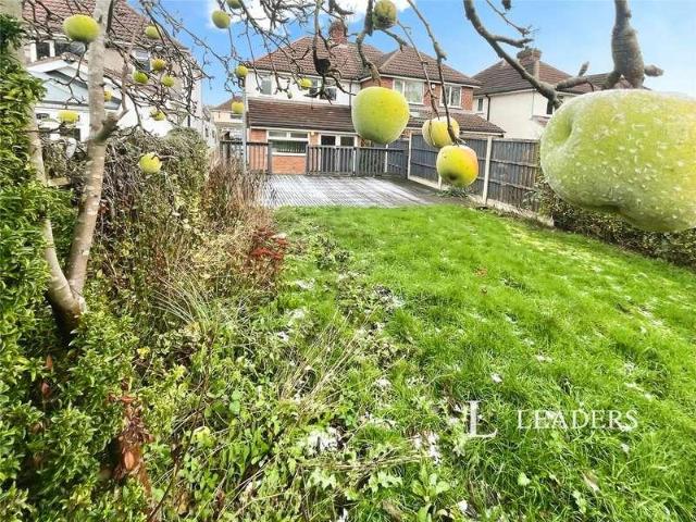 2 bed house for sale