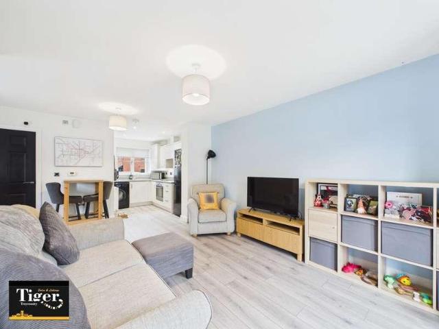 2 bed house for sale