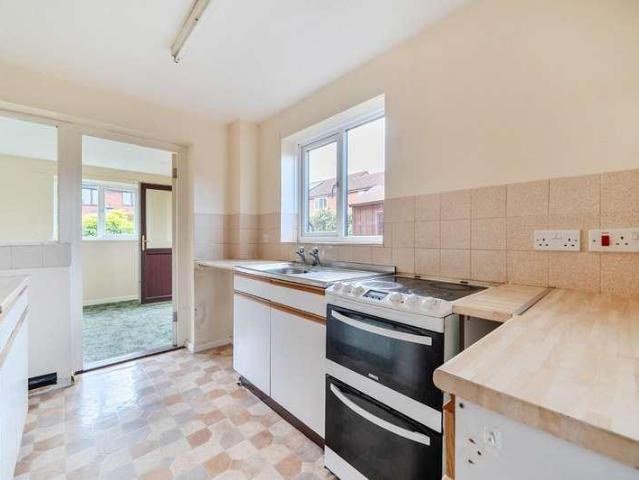 2 bed house for sale