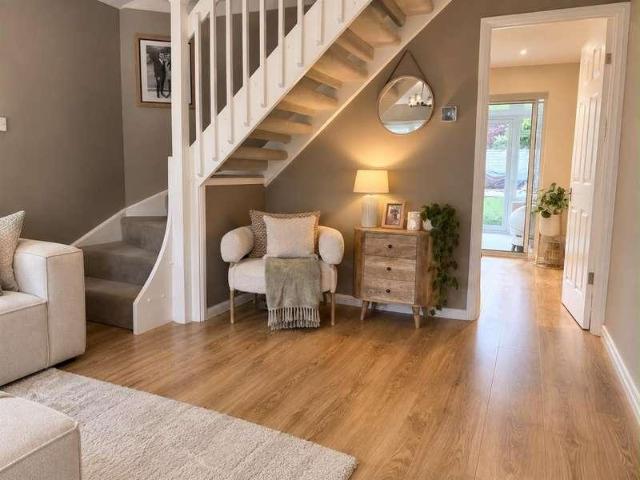 2 bed house for sale
