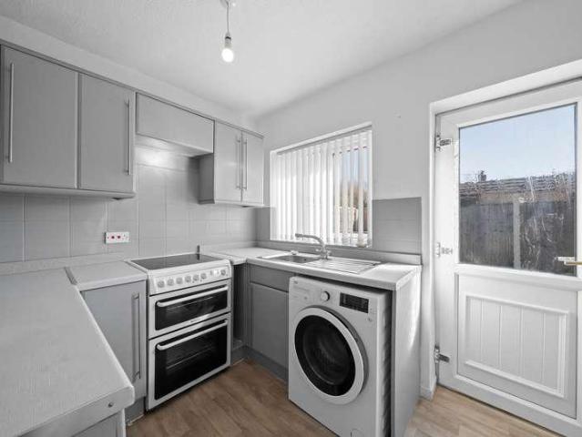 2 bed house for sale