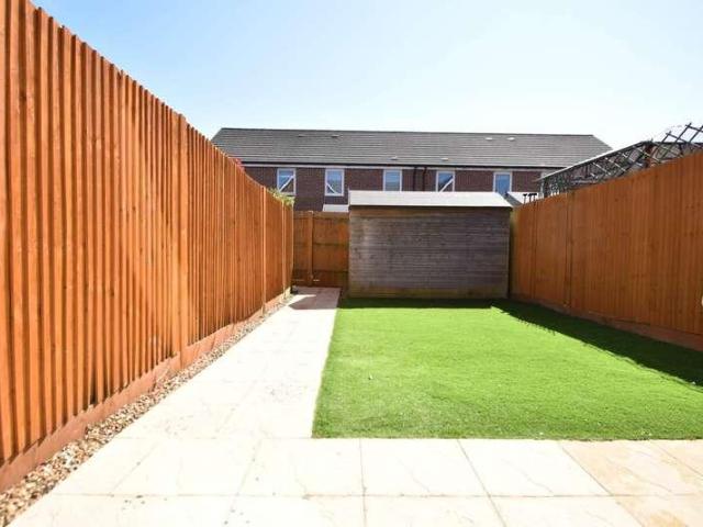 2 bed house for sale
