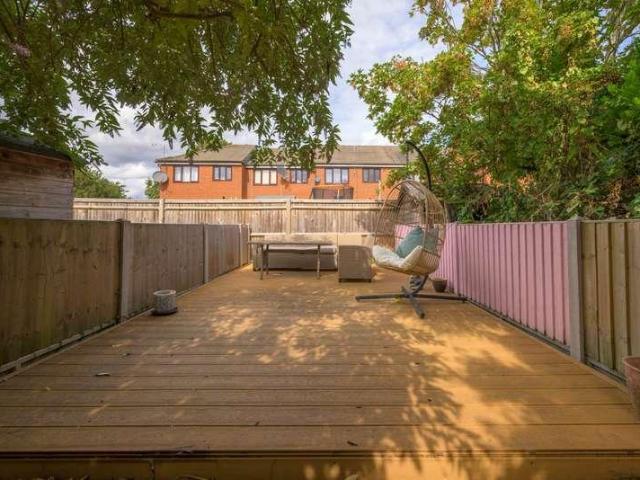 2 bed house for sale