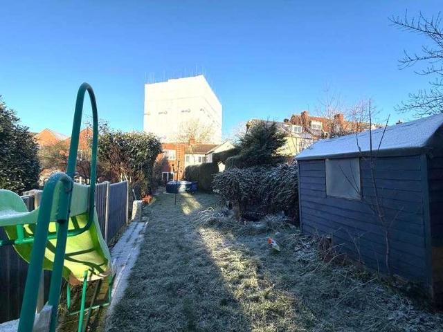 2 bed house for sale