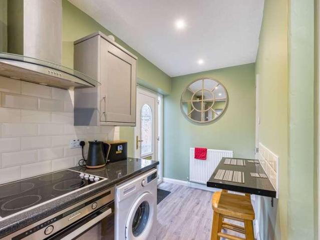 2 bed house for sale