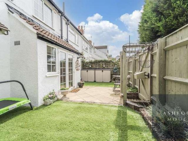 2 bed house for sale