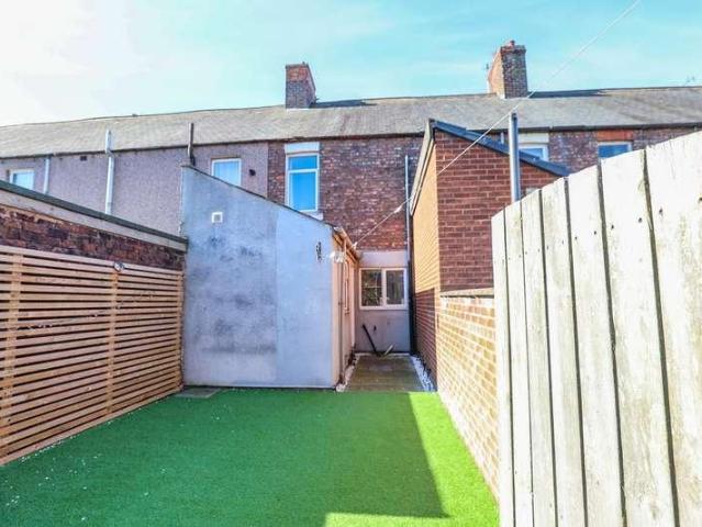 2 bed house for sale