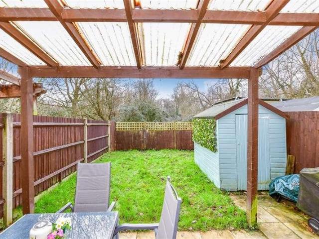 2 bed house for sale