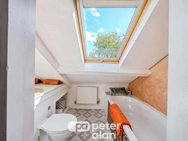 2 bed house for sale