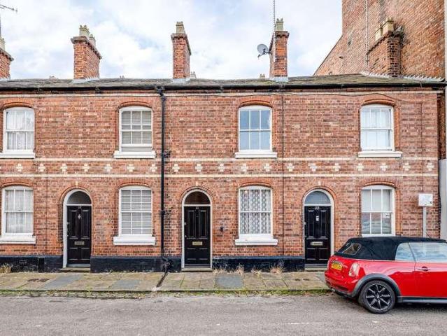 2 bed house for sale