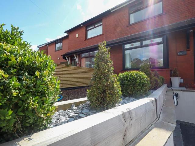 2 bed house for sale