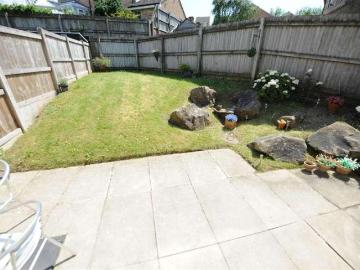 2 bed house for sale