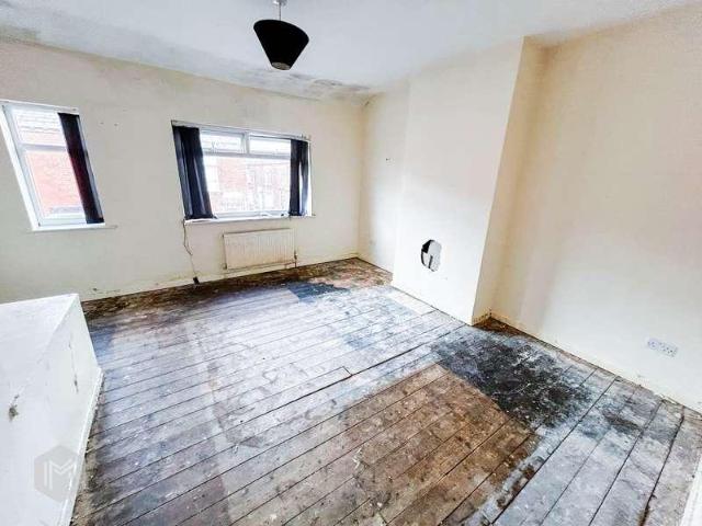 2 bed house for sale