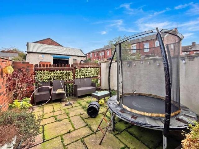 2 bed house for sale