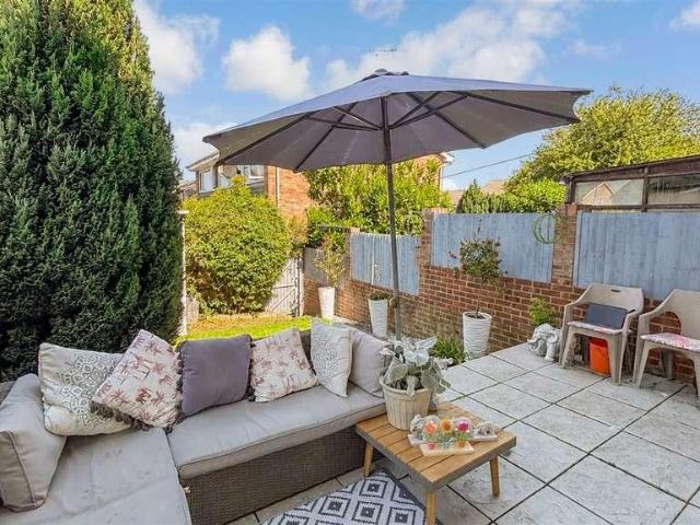 2 bed house for sale