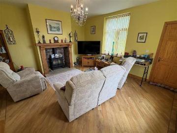 2 bed house for sale