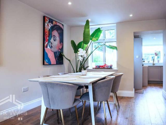 2 bed house for sale