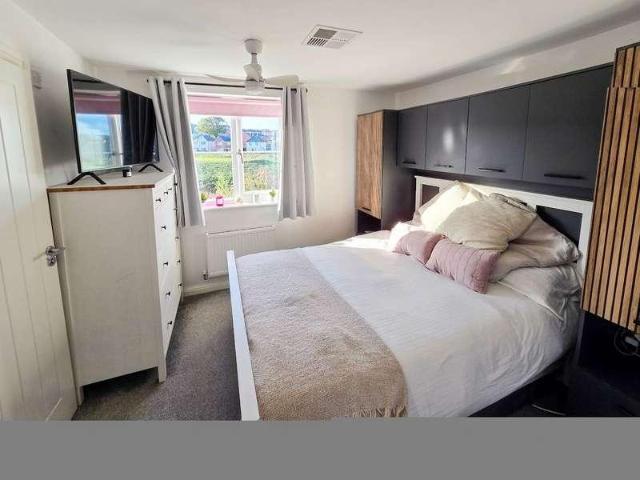 2 bed house for sale