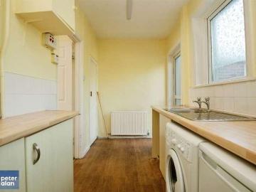 2 bed house for sale