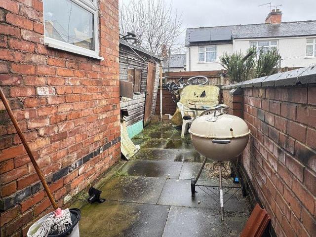 2 bed house for sale