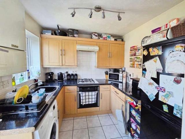 2 bed house for sale