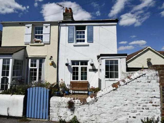 2 bed house for sale