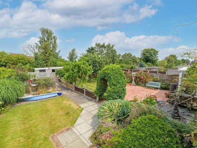 2 bed house for sale
