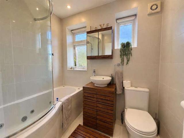 2 bed house for sale