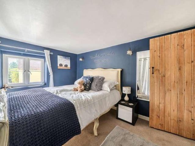 2 bed house for sale