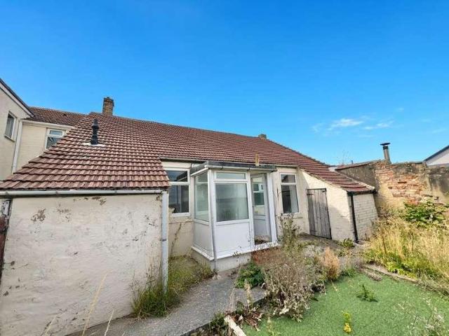 2 bed house for sale