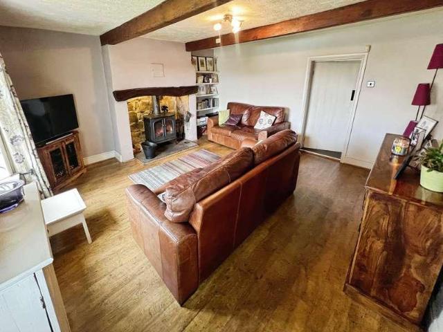 2 bed house for sale