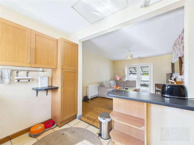 2 bed house for sale