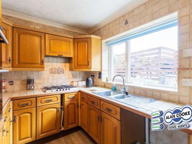 2 bed house for sale