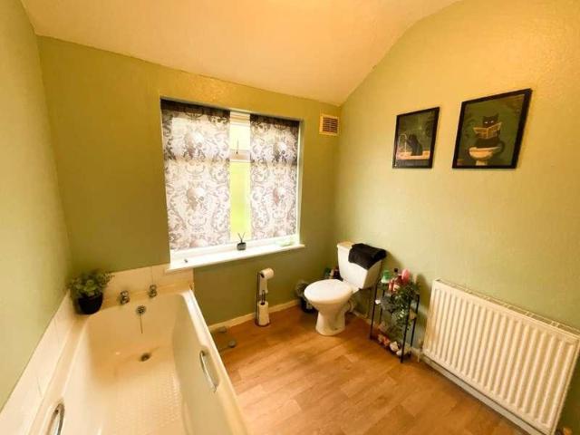 2 bed house for sale