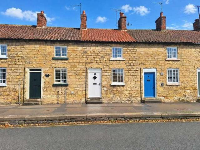2 bed house for sale