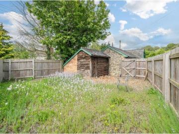 2 bed house for sale
