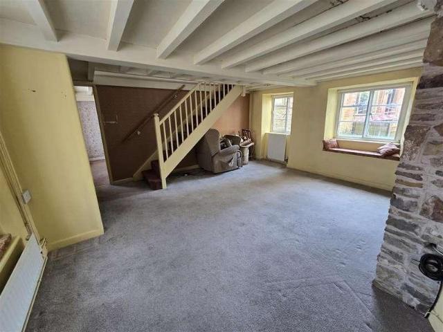 2 bed house for sale